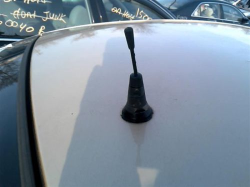 323i      2000 antenna 411097