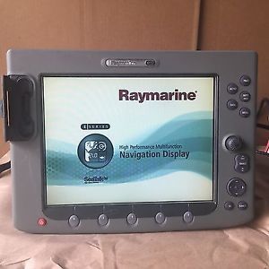 Raymarine e120 chartplotter radar and fish finder  color screen