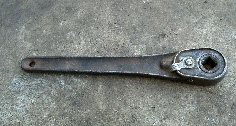 Antique ratchet .. in great working shape..