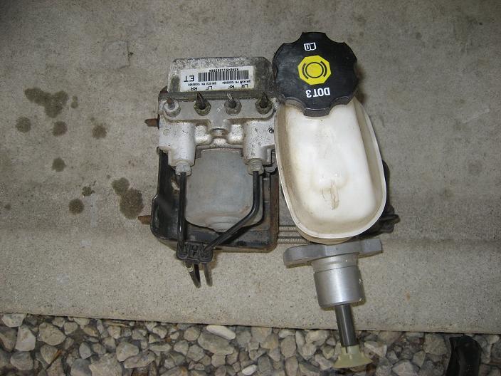 06-2008 chevy malibu brake master cylinder/abs control module, pressure valve+br