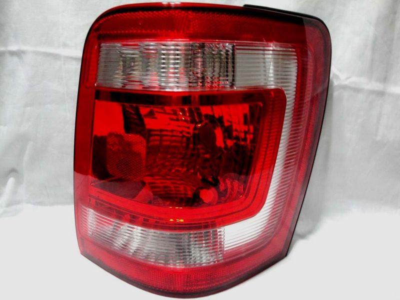 Ford 2008-2012 escape rear tail light lamp r h passenger side new