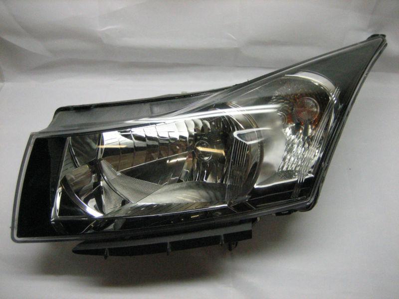 2011 2012 chevy cruze left / drivers side oem used headlight assy  