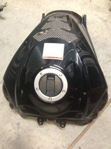 2009 suzuki gsxr 750 gas tank 