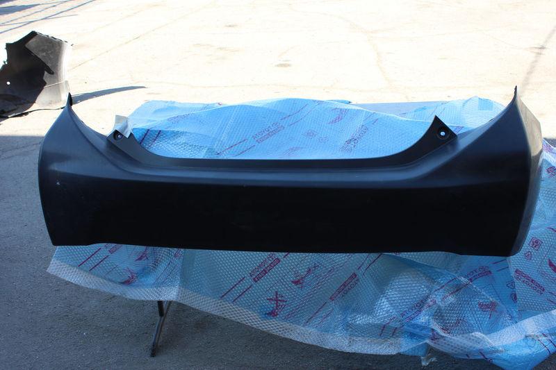 12 13 2012 2013 toyota prius c rear bumper genuine factory oem origiinal new