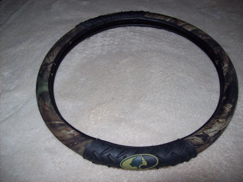 Mossy oak steering wheel cover 15 1/2" diameter