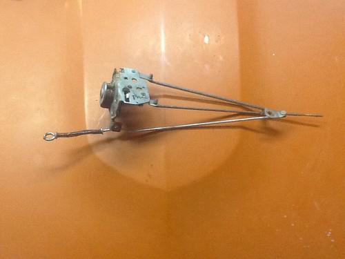 1970-73 datsun 240z passenger rh side  door lock mechanism oem