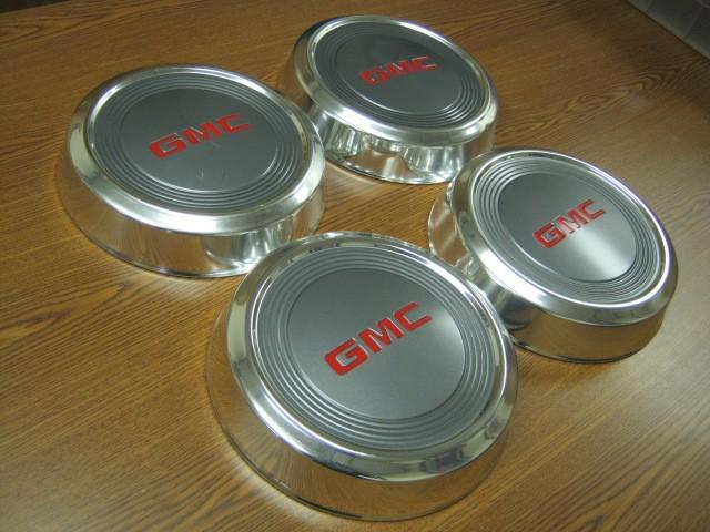 83-99 gmc safari  van  gmc s15 with 15" steel wheels dog dish center caps!!