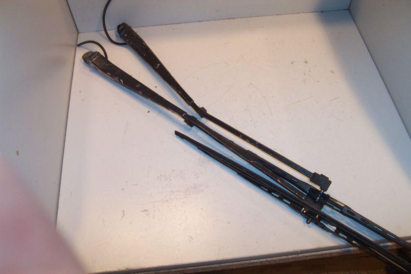 1995 buick roadmaster pair of windshield wiper arms 91 92 93 94 95 96 