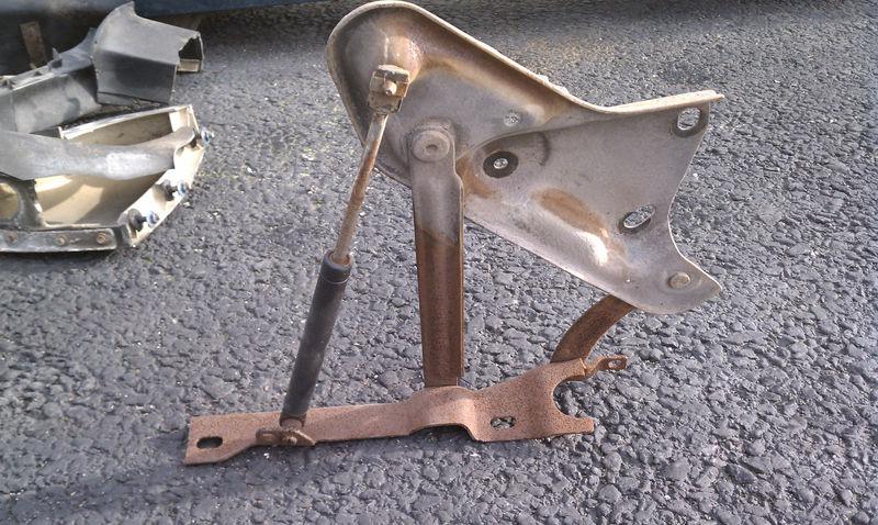 Buick riviera (79-85) hood hinges