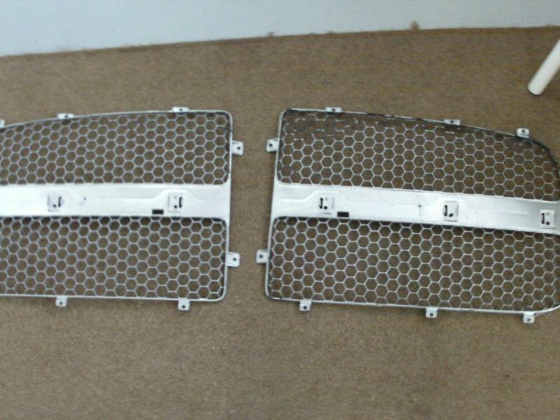 Grill ..dodge ram .honey comb grill insert .. .no reserve ! .. 03-05