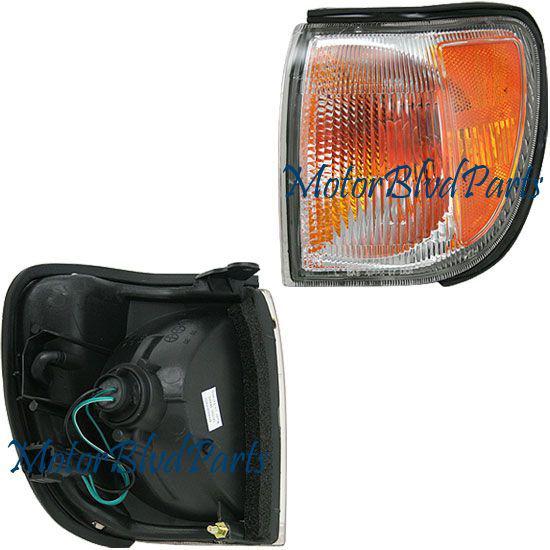 99-04 pathfinder corner/signal lamp light driver left