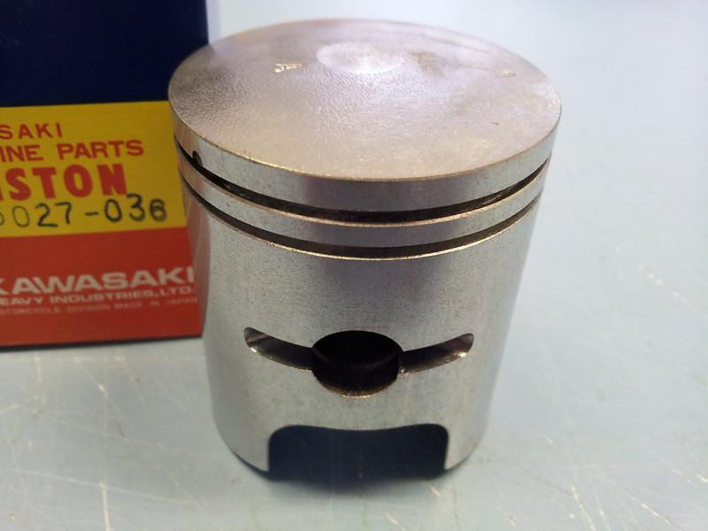 Kawasaki g4tr 1970-1973 piston 2nd oversize 13027-036 nos