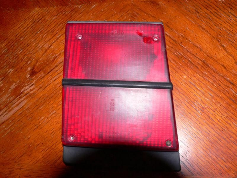 89 saab 900 coupe hatchback left taillight.