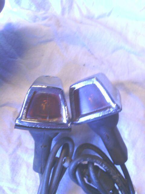 Pair of 69 dodge coronet fender turn signal indicators,good working condtion.