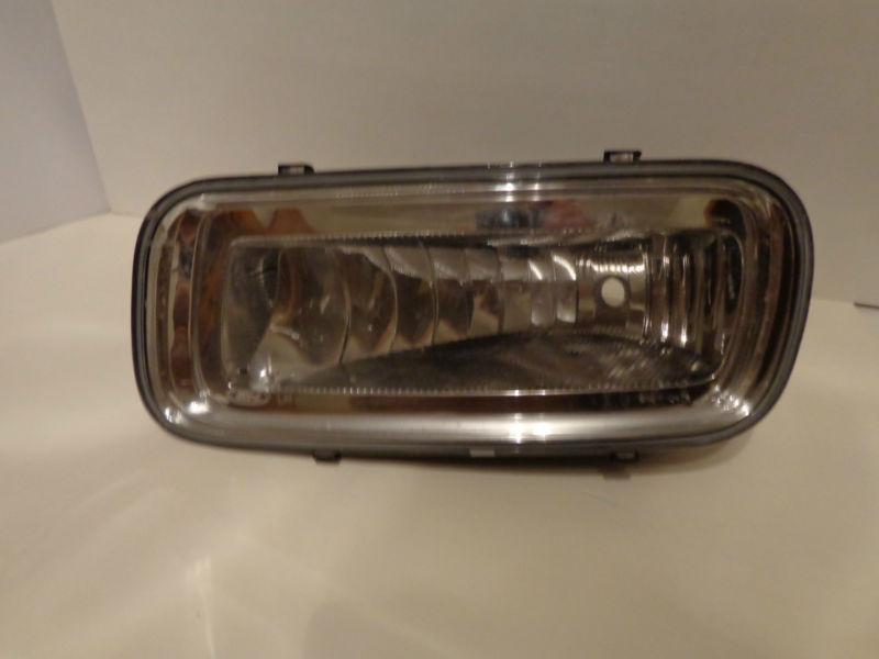 2004-2006 ford f150 left/driver side fog light used 4l3x-15a257-a               