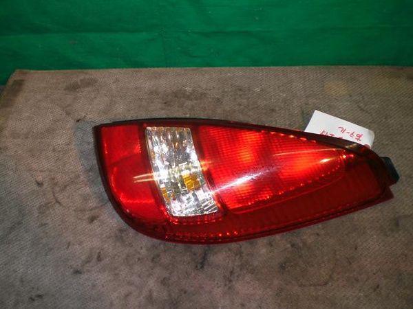 Suzuki aerio 2003 rear right combination lamp [0415500]