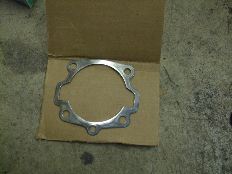 1965 vespa 150cc scooter engine cylinder assembly lower gasket nos