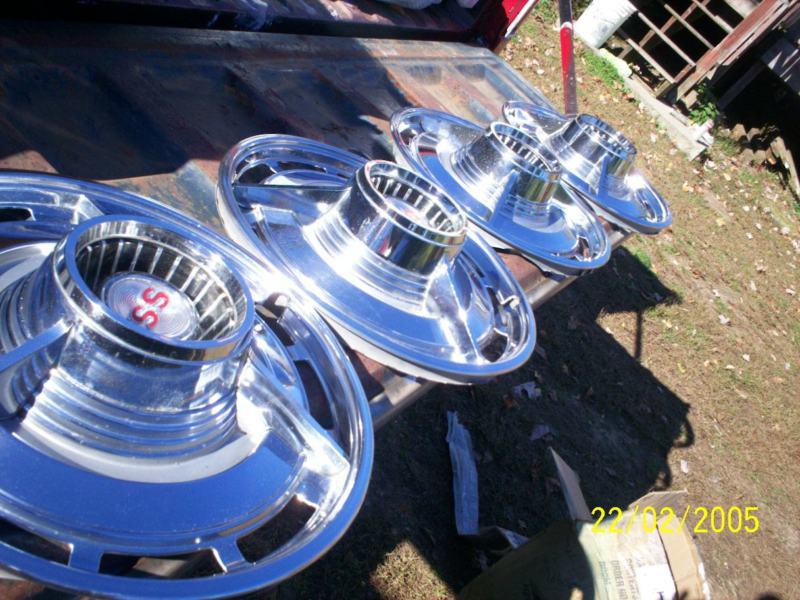 Impala, nova, camaro  ss hubcaps