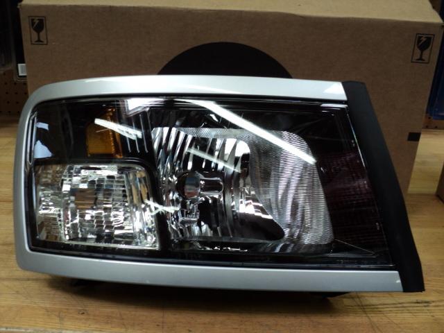 2009-2011 dodge dakota oem right front black head lamp chrome trim 