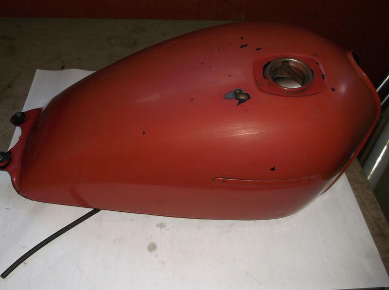 Suzuki gs550  gas tank  (1982)