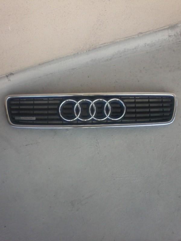 Audi a4 quattro original front grill - perfect condition with quattro badge