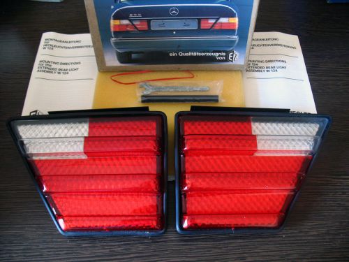 Mercedes benz w124 tail light taillight center reflector lens nos 300e 300d 230e