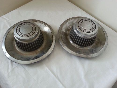 Lot of 2 vintage chevrolet motor division rally hubcap 1968-1992 derby style