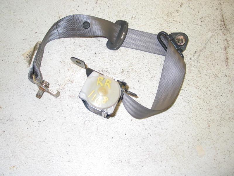 97 96 95 outback subaru impreza right rear seat belt retractor wagon 