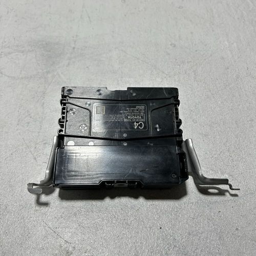 2018-2019 toyota camry telephone transceiver communication module &amp; bracket oem