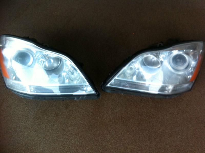 Mercedes benz gl450 pair right and left headlight assemblies