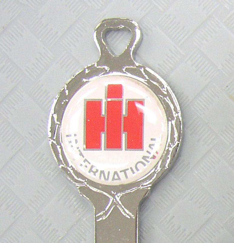 Vintage international harvester ih white gold classic 3 pc key set keys