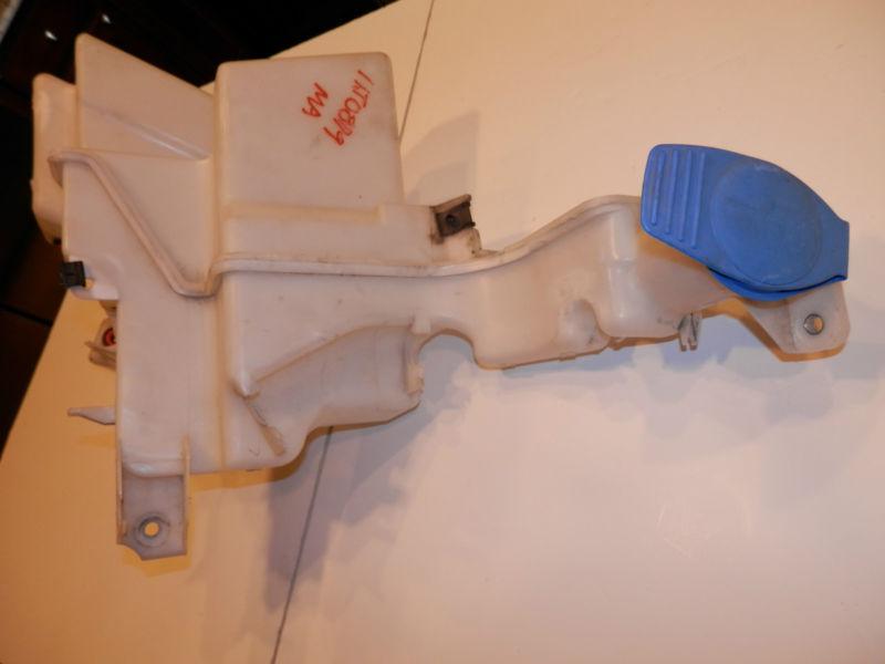 Volkswagen b6 passat oem washer reservoir