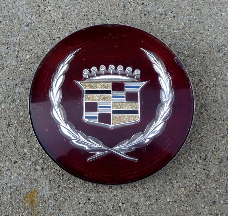 89 - 90 - 91 - 92 - 93 cadillac  15" wire  hub cap chrome wreath  center  emblem