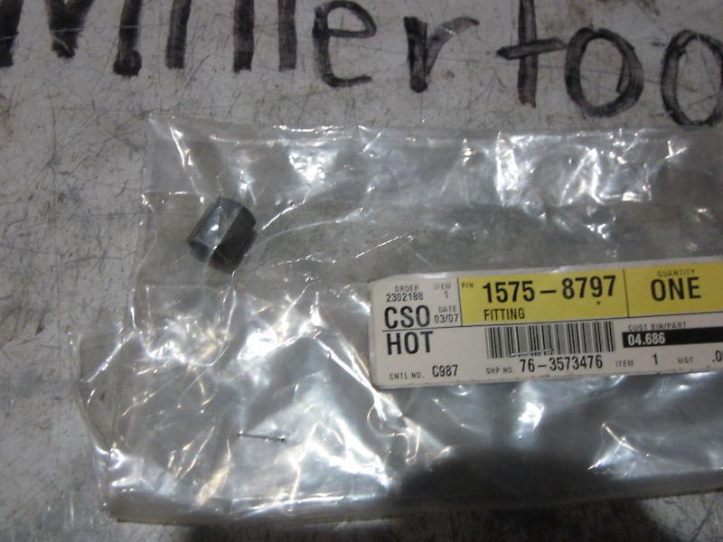 Gm oem part 15758797 brake pipe fitting (shelf a31 bin 2)