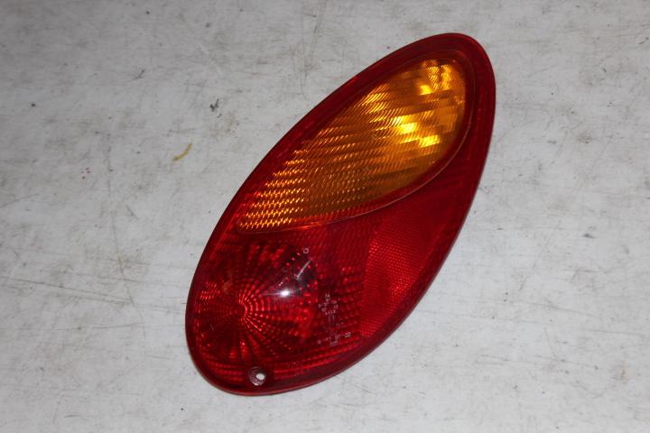 2004 2005 chrylser pt cruiser oem passenger side taillight --- free shipping