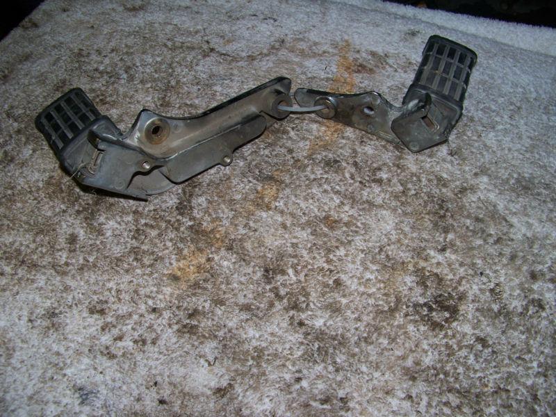 1984 yamaha xv1000 xv 1000 virago rear foot pegs w/ brackets