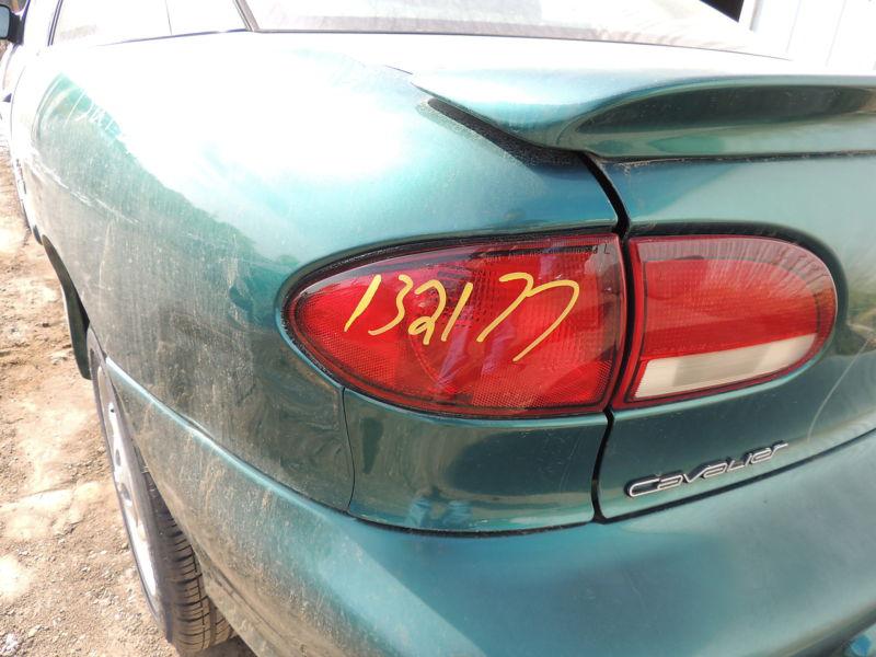 97 98 99 cavalier l. tail light quarter panel mounted 428338