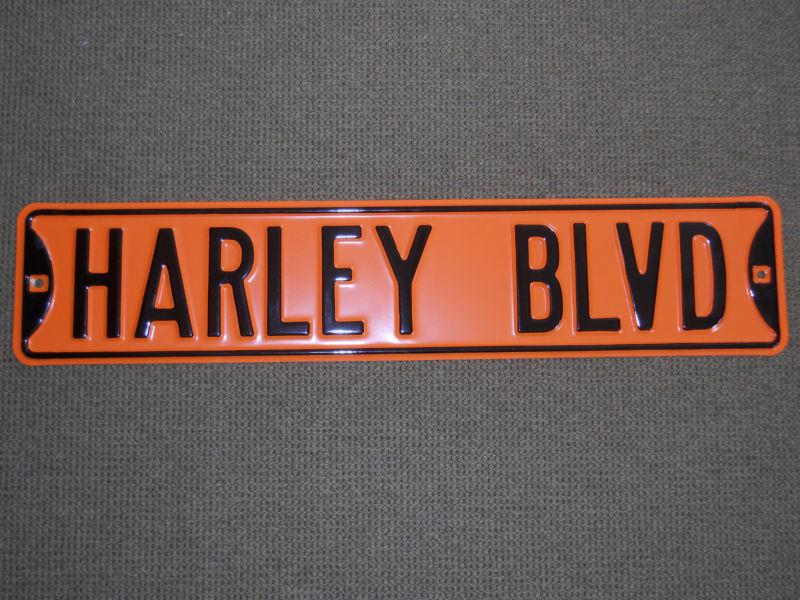 Harley davidson blvd sign/signs