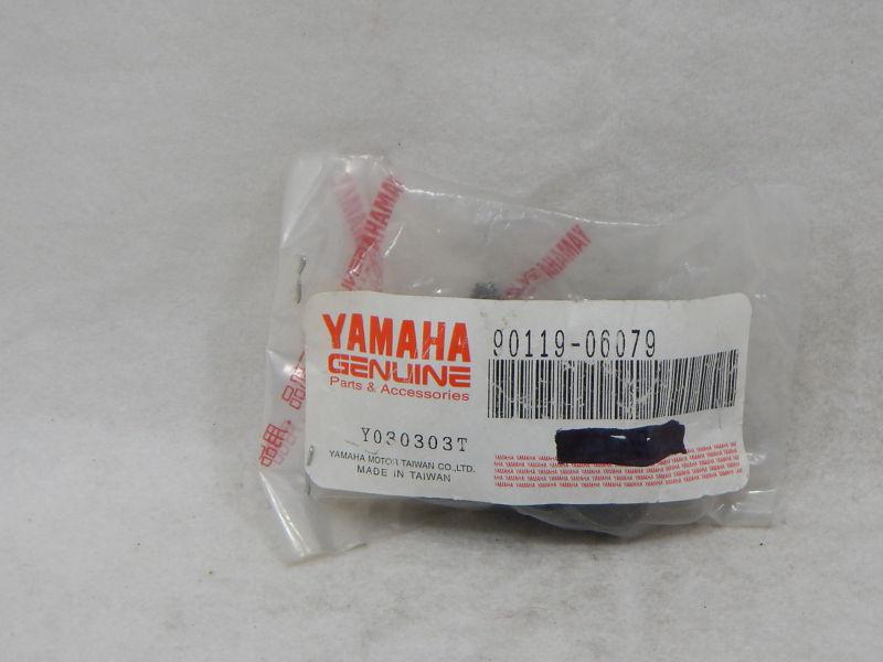 Yamaha 90119-06079 screw *new 