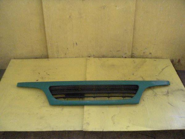 Hino dutro 2002 radiator grille [4210400]