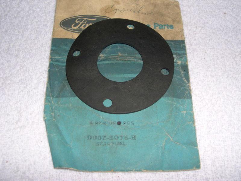 Nos 1970 ford ranchero gt 500 squire fuel filler to quarter gasket d0oz-9076-b