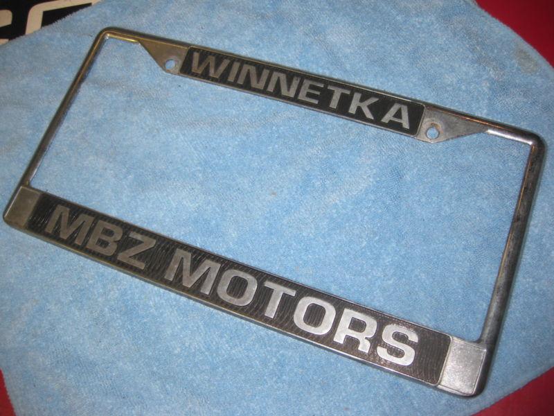 Mercedes benz license plate frame / 'winnetka mbz motors'/ vgc // plateframe