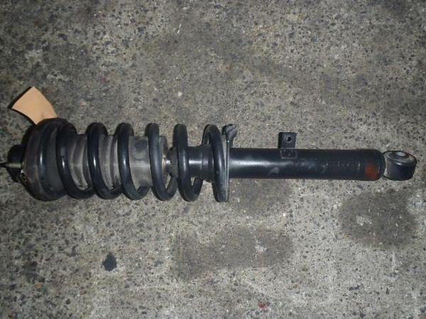 Toyota mark ii 1996 front right strut [9650110]