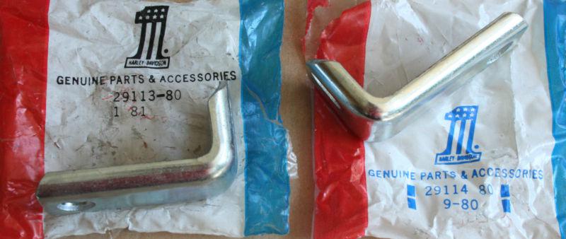 Nos 29113-80 rear and 29114-80 front rocker box front air breather bracket (142)