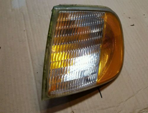 96-03 ford f150 rh passenger side park running signal corner marker light rh