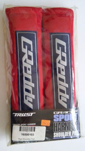** new!!!  trust padded seatbelt shoulder pad pair in red ***