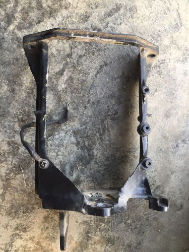 1974 mercury 20 hp top cowle mounting bracket / rear 64866