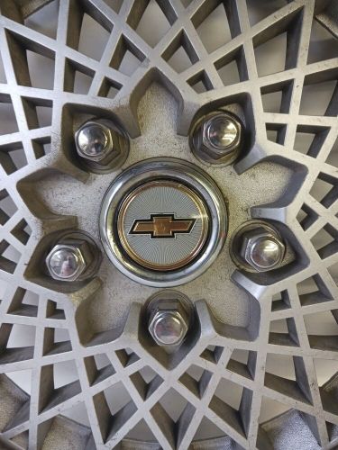 Stock hub caps hubcap 82-84 chevrolet celebrity  cavalier  oem 14035618