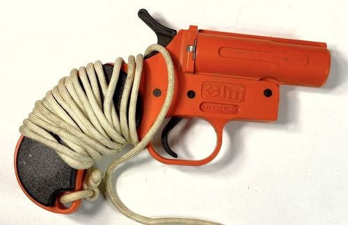 Olin emergency boat marine hand flare launcher &amp; hard case - 4 expired flares