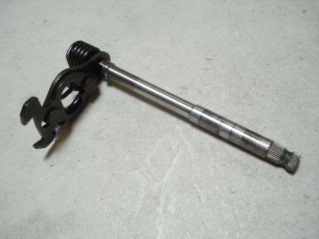 Honda xr 75 "1975" transmission, shift shaft - very nice !